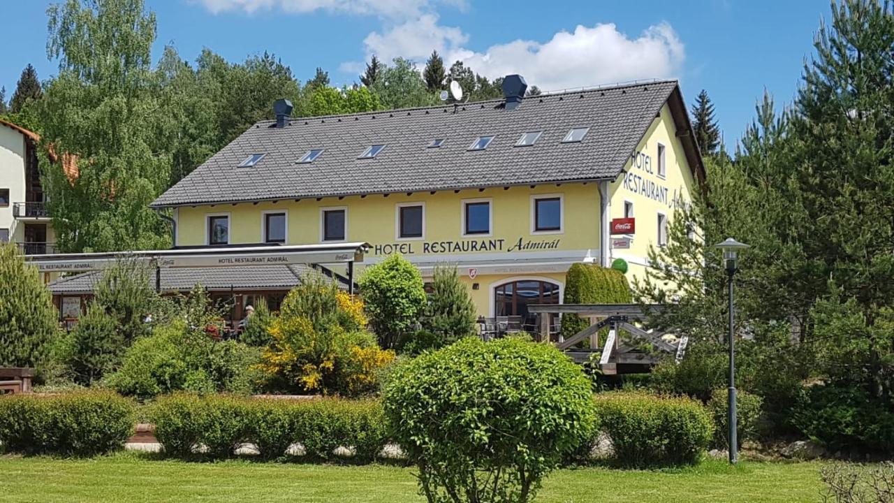 Hotel Admiral Lipno nad Vltavou Buitenkant foto