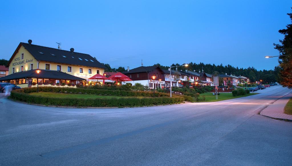 Hotel Admiral Lipno nad Vltavou Buitenkant foto