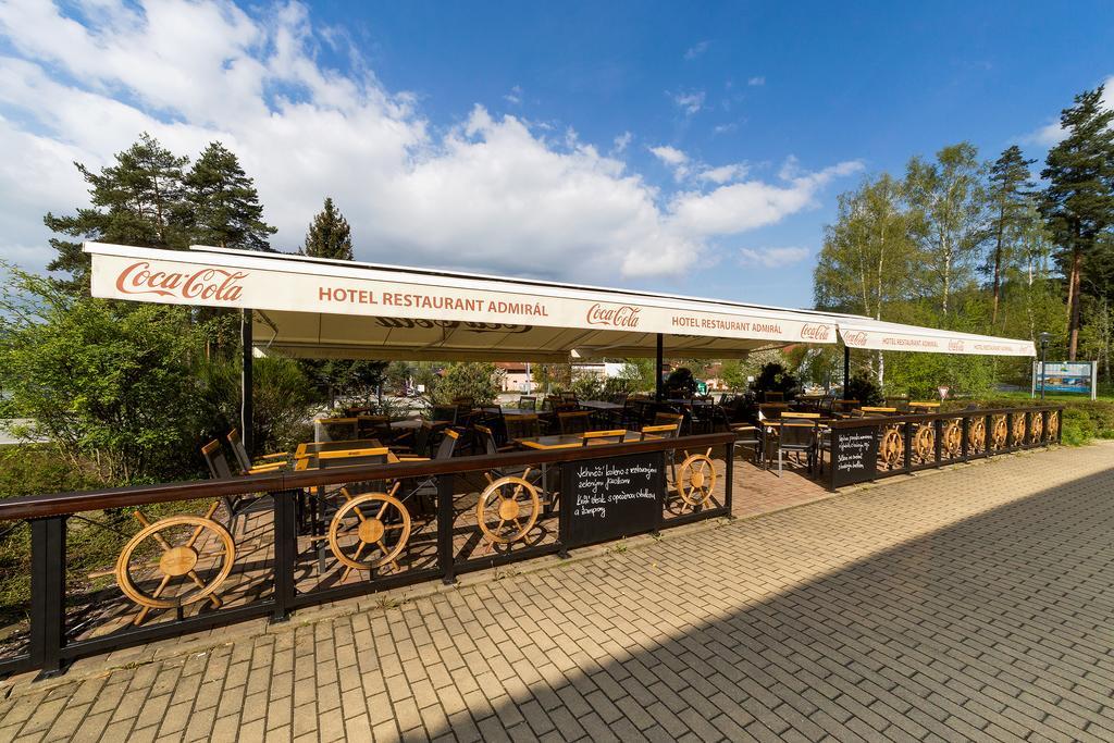 Hotel Admiral Lipno nad Vltavou Buitenkant foto