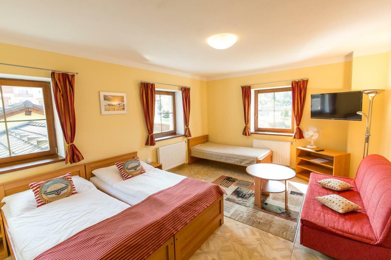 Hotel Admiral Lipno nad Vltavou Buitenkant foto