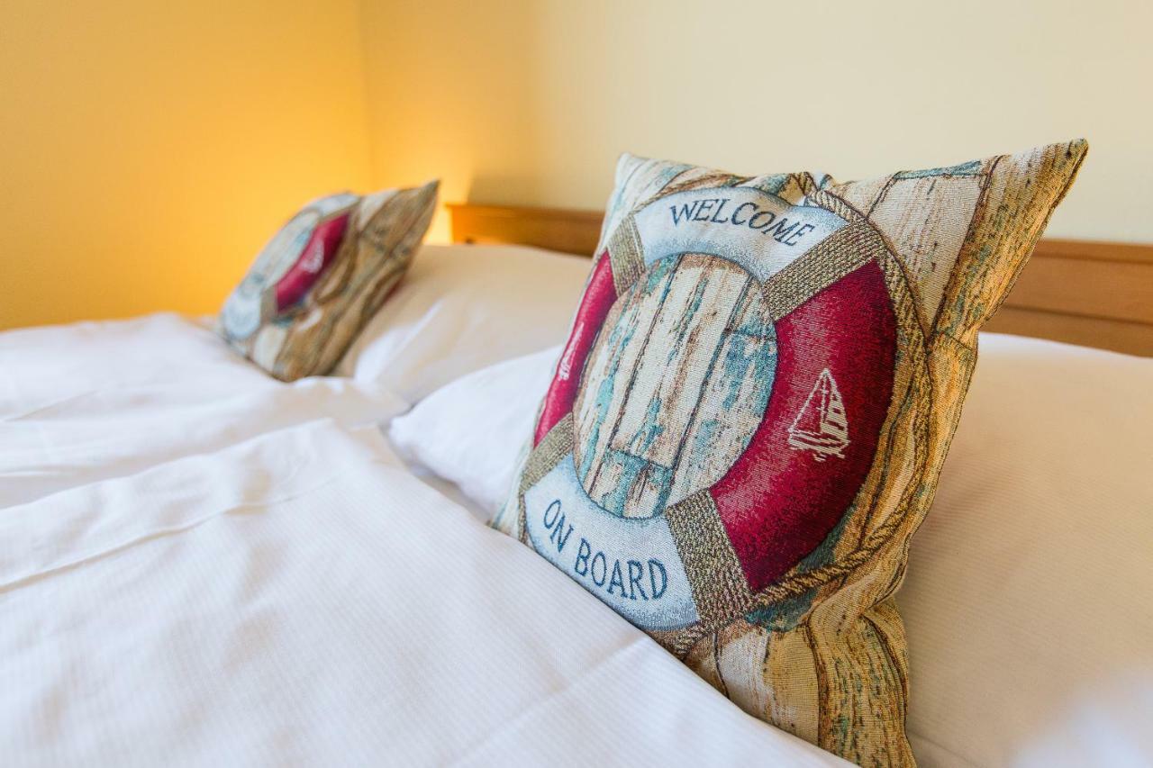 Hotel Admiral Lipno nad Vltavou Buitenkant foto